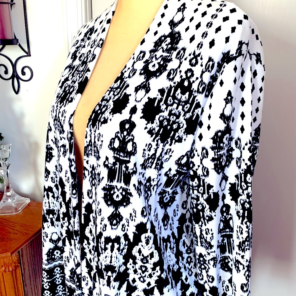 Rafaella Comfy Jacket Size XL L see measurements! Lightweight Wear with Capri’s!